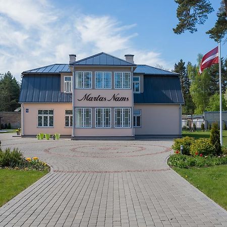 Martas Nams Hotel Вентспилс Екстериор снимка
