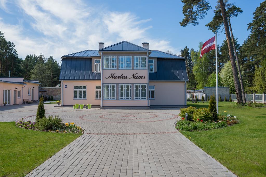 Martas Nams Hotel Вентспилс Екстериор снимка