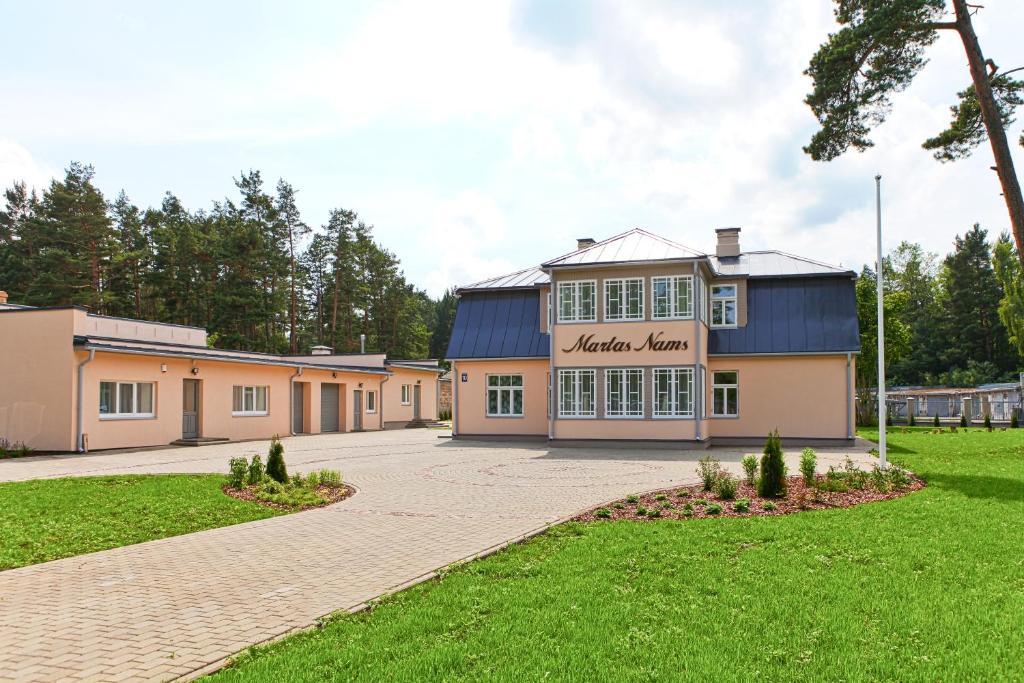 Martas Nams Hotel Вентспилс Екстериор снимка